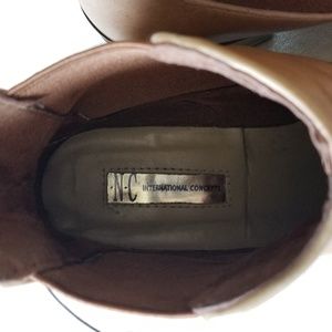 Womans leather boots